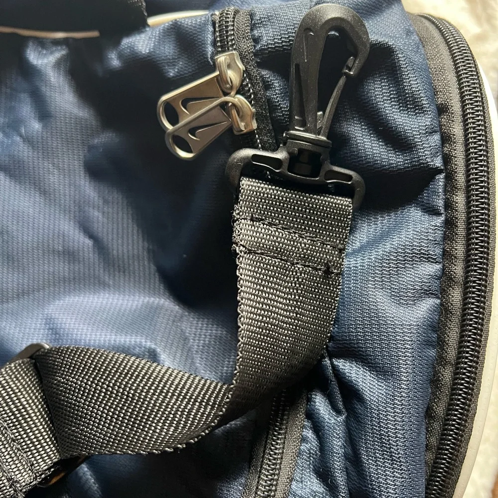 Nike Men's Navy and Black Duffel Bag